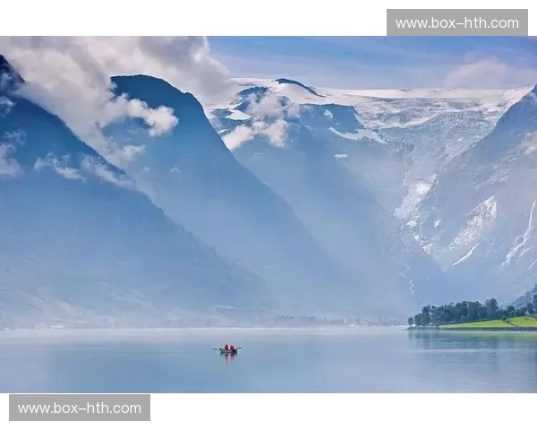 红蓝博弈的海岸线：当卡尔马遇到松兹瓦尔，谁能在北欧之巅谱写胜利乐章？